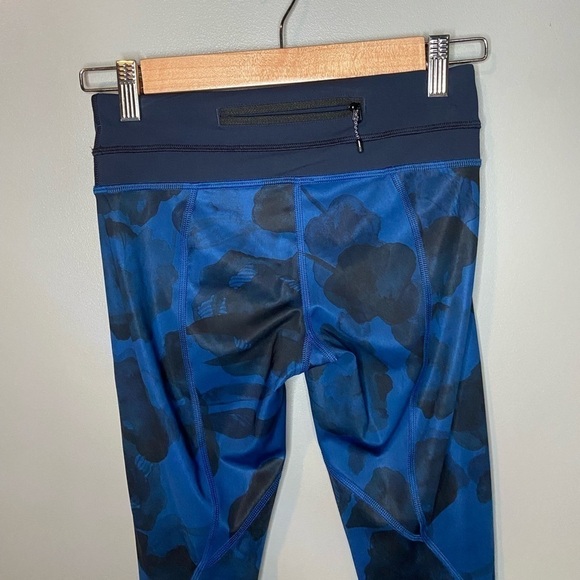 Lululemon Run Inspire II Crop Jumbo Inky Floral - Picture 5 of 11